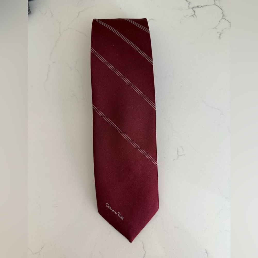 Oscar de la Renta Men’s Vintage Silk Blend Tie – Burgundy with White Stripes